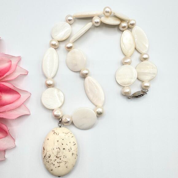 Mother of Pearl Genuine Pearls Natural Stone Pendant Necklace Handmade Artisan - Picture 2 of 11